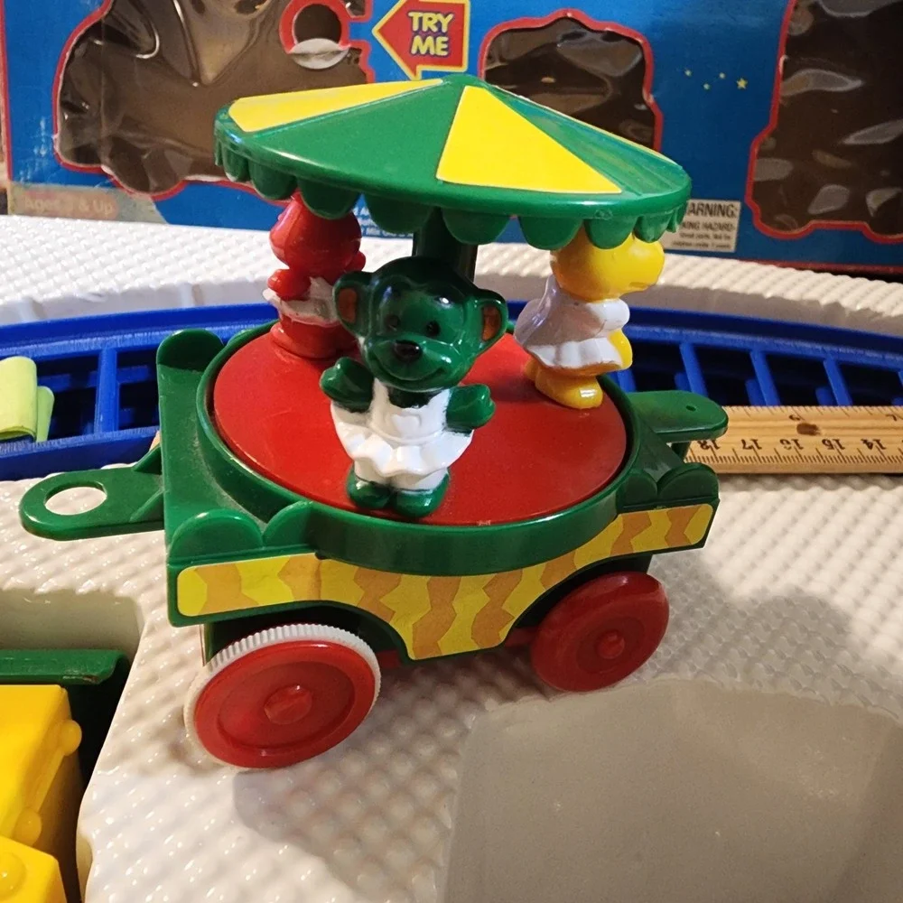 Vintage Peek-A-Babe Battery Operated Musical Circus Train READ DESCRIPTION‎
